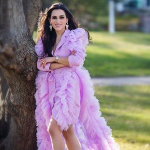 Meet your Posher,  Hoda (Pronounced Hood-ah)